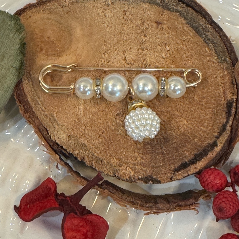 Crystal and Pearl Tote Bag Pendent